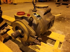 Parker #PAVC100R4A22, 100cc/rev hydraulic piston pump motor, 3000 psi, new surplus
