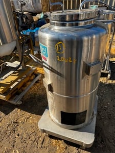 26 gallon DCI, 100 liter Stainless steel tank, portable, 100 psi, 20" dia. x 24" straight side, dish top &