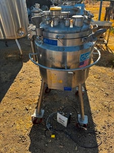 26 gallon DCI, 100 liter Stainless steel tank, fermenter, 20" dia. x 24" straight side, dish top & bottom,