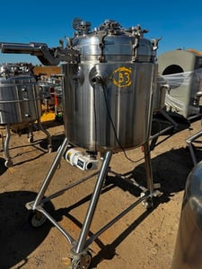 66 gallon Walker, 250 liter 316L Stainless Steel tank, jacketed, agited, 45 psi, 28" dia. x 27" straight