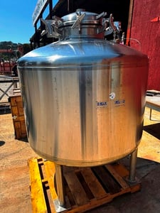 290 gallon Mueller, 1100 liter 316L Stainless Steel tank, jacketed, full vacuum, 48" dia. x 32" straight side
