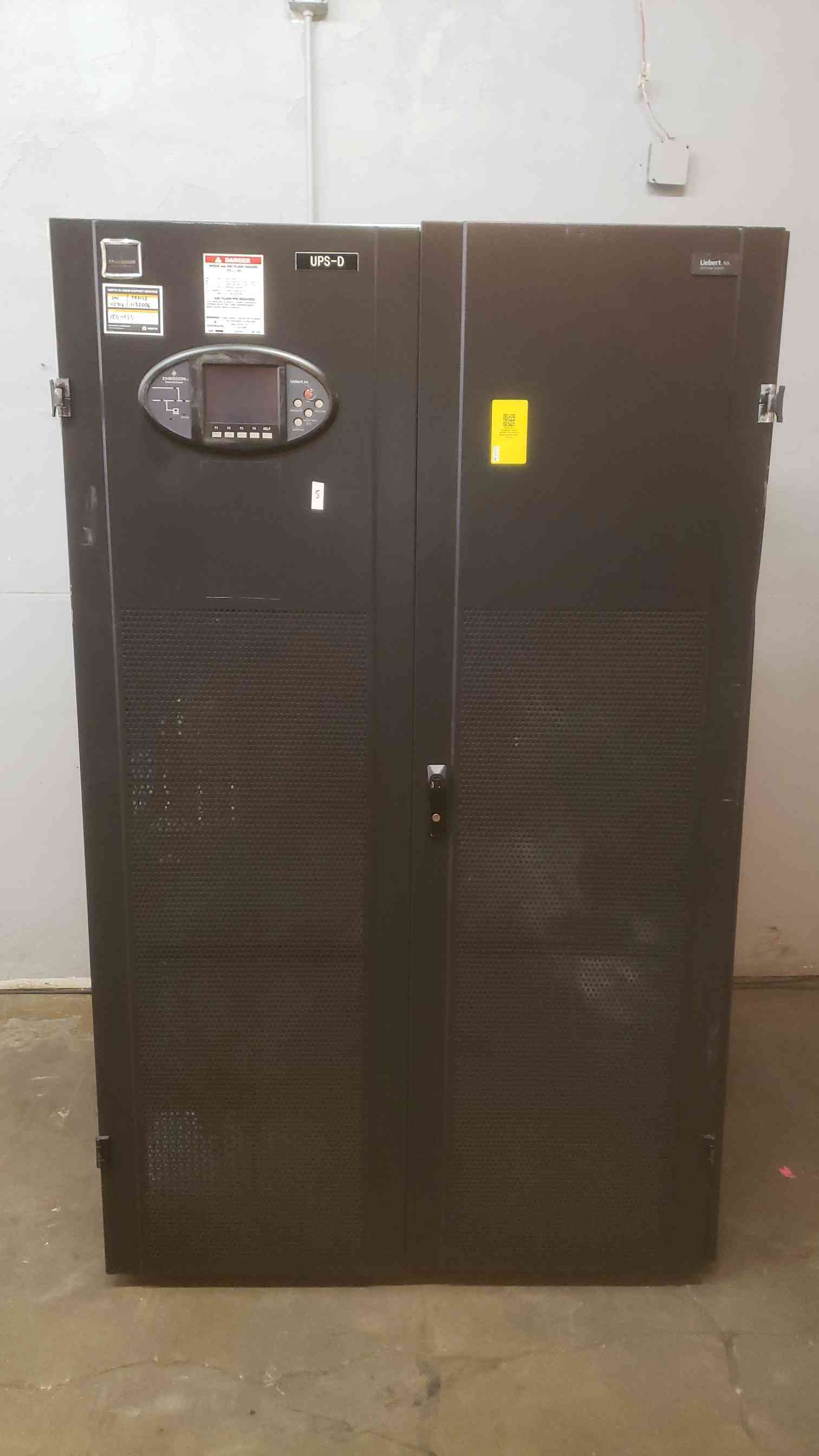 Liebert NX 38SA200A0A00, Standalone uninterruptible power supplies, 480 Volts, 3PH, 4W, 4x 400A breakers, AS