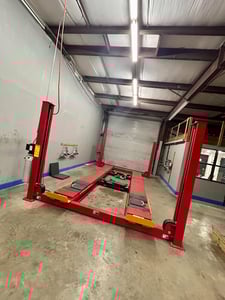 AMGO #PRO-14A, FourPost Alignment Lift, 14000 lbs, 257" overall, 116" between housing, 47-54.5" runway width