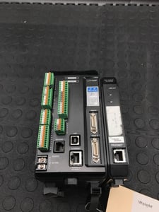 KEYENCE LJ-V7001P Laser Displacement Controller w/ CB-PN100 USED