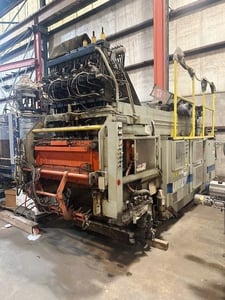 Uniloy #350R4, Blow Molder, w/Trimmer, used on 1 liter Bottles, 1600 grams Shot capacity, (7) Programmable