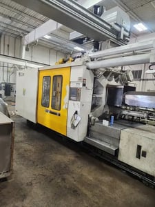 950 Ton, 142 oz., Toshiba #ISGT950WV21-81AT, horizontal plastic injection molder, 61" x 49.8" tie bar
