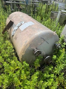 150 gallon Stainless Steel Tank, 32" diameter x 48" straight side, mounted on skirt
