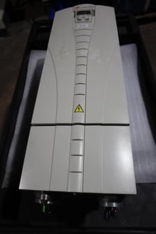 Abb ach550-uh-125a-4 ac drive 550 series 3 phase 380-480 v ac stock s684