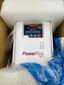 Allen-Bradley Bradley PowerFlex 40 22B-D1P4C104 3 Phase 0.5 HP AC Drive STOCK 2258
