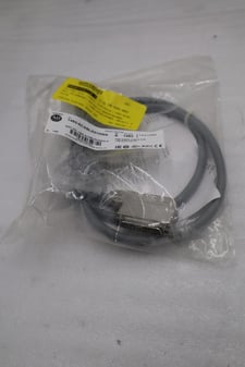 New Allen-Bradley allen bradley 1492-acable010wa ser. a stock g432a