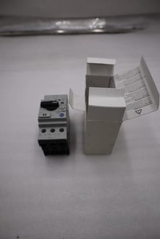 New in box Allen-Bradley bradley 140u-d6d3-b60 / 140ud6d3b60 (2 available) stock h221a
