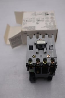 New Allen-Bradley bradley 100-a18na3 series c contactor stock g736a