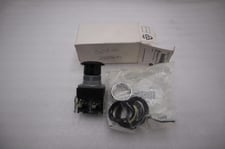 Allen-Bradley bradley 800t-fxqh2ba1 30mm push-pull device ser u stock #h682a