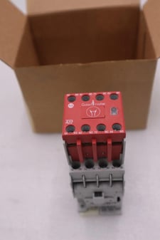 New Allen-Bradley bradley 700s-cf530ejc safety control relay 24vdc stock h78a