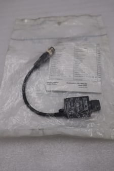 New Allen-Bradley bradley 42kl-p2lb-f4 retroreflective sensor stock h150a