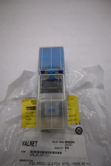 New open box Allen-Bradley allen bradley 872l-a40e40-n3 /a proximity sensor 20-250vac g547a