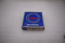 NEW IN BOX NSK Bearing 22215EAKE4C3 STOCK H357A