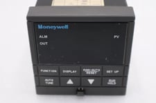 HONEYWELL DC230L-E0-00-10-0A00000-00-0 TEMPERATURE CONTROLLER STOCK K-385-D