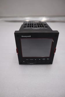HONEYWELL DC2800C01S02001000 / DC2800-C0-1S0-200-100-00-0 DIGITAL CONTROLLER NEW