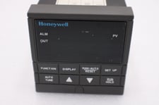 HONEYWELL DC230L-E0-00-10-0A00000-00-0 TEMPERATURE CONTROLLER STOCK K-384-D