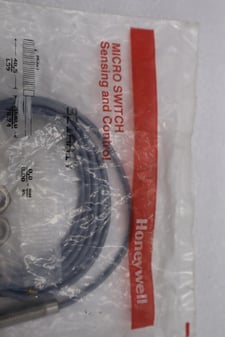 New OPEN BOX Honeywell 921AA1Y Proximity Sensor STOK L-209-C