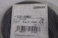 Omron e2e-x8md2 proximity sensor 8 mm sensing distance unshielded stock b-1627