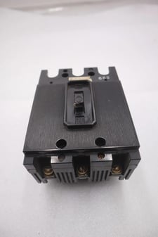ITE CIRCUIT BREAKER EE3B015 15 AMP 3 POLE 240 VAC 125/250 VDC STOCK B-618