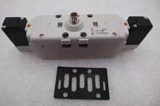 NEW SMC EVS7-8-FIG-D-3ZRM0 Valve 9 AVAILABLE STOCK S-390