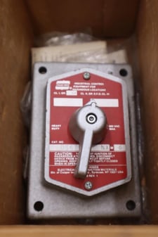 Crouse-hinds ds672 hazardous location cover stock #5477