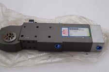 BTM CORP 74500E-733228H-135AR-SC2P DC PNEUMATIC POWER CLAMP #827A