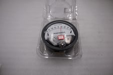 Dwyer Instruments 2302 Differential Pressure Gage Range 1-0-1" W.C STOCK H1173