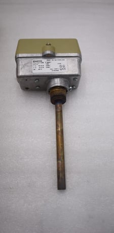 NEW IN BOX Sauter TC1G19W F001 Temperature Sensor STOCK G418A