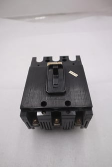 ITE CIRCUIT BREAKER EE3B015 15 AMP 3 POLE 240 VAC 125/250 VDC STOCK B-616