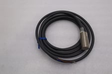 Omron e2e-x5f1 proximity sensor inductive cylindrical stock l-62-c