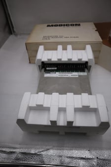 NEW IN BOX Modicon AS-B266-501/ ASB266501 I/O Module Output Relay STOCK G375