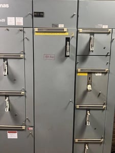 Furnas 14KSU32A* Size 5 MCC Bucket W/ 91RD34AFA / SENTRON SIEMENS JXD63S400A