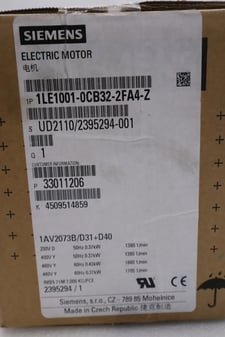 New in box siemens 1le1001-0cb32-2fa4-z electric motor 460/480v 60hz stock 2585c