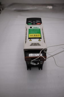Control Techniques M40002200075A/ M400-022 00075A DRIVE UNIDRIVE M400 2 HP H1035