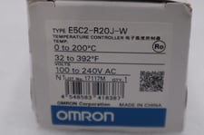 NEW OPEN BOX OMRON E5C2-R20J-W TEMPERATURE CONTROLLER E5C2R20JW STK G686A
