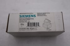 NEW OPEN BOX SIEMENS 3SB35 00-3QA11 Lever Momentary Selector Switch STK H70A