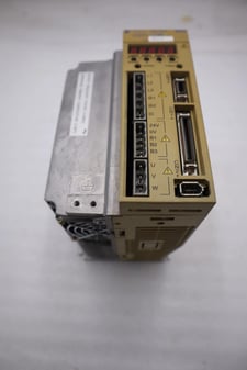 Yaskawa electric sgdh-15de 380-480v 4.8a nsnp stock h1136