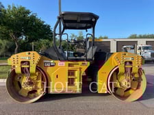 Caterpillar CB15, Vibratory Single Drum Pad, 2543 hours, S/N: M9400166, 2019