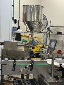 YQ Machinery Co #YQLP-100 #YQGZ-50, Unscrambler Filling & Capping Machine, dual piston filler, 80 BPM, 2018