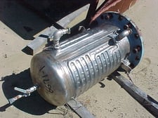 25 gallon Stainless Steel Reactor, 16" diameter x 30" Straight Side, 50/FV @ 260°F Internal, 100 psi Jacket