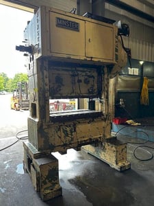 45 Ton, Minster #P2-45-42, straight side double crank, 2.5" stroke, 15" Shut Height, 400 SPM, 25" x42"bed