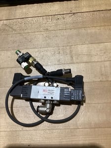 Clippard mme-41peec electrically operated miniature valve used