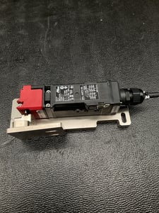 Omron d4sl-n4nfg-dn safety door switch 24vdc ip67 used