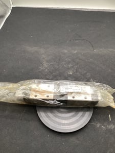Thk shs30r2qzss+300l linear guide used