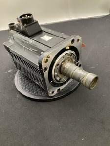 Yaskawa sgmgh-55a2a-yr14 ac servo motor 5.5 kw used