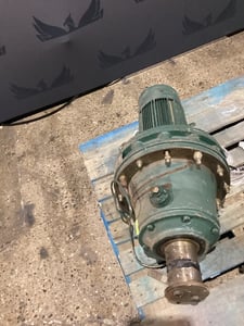 Sumitom HP RPM Sumitomo cvfms5-4195dba-b-319 inline cyclo gearmotor 5hp 319:1 used